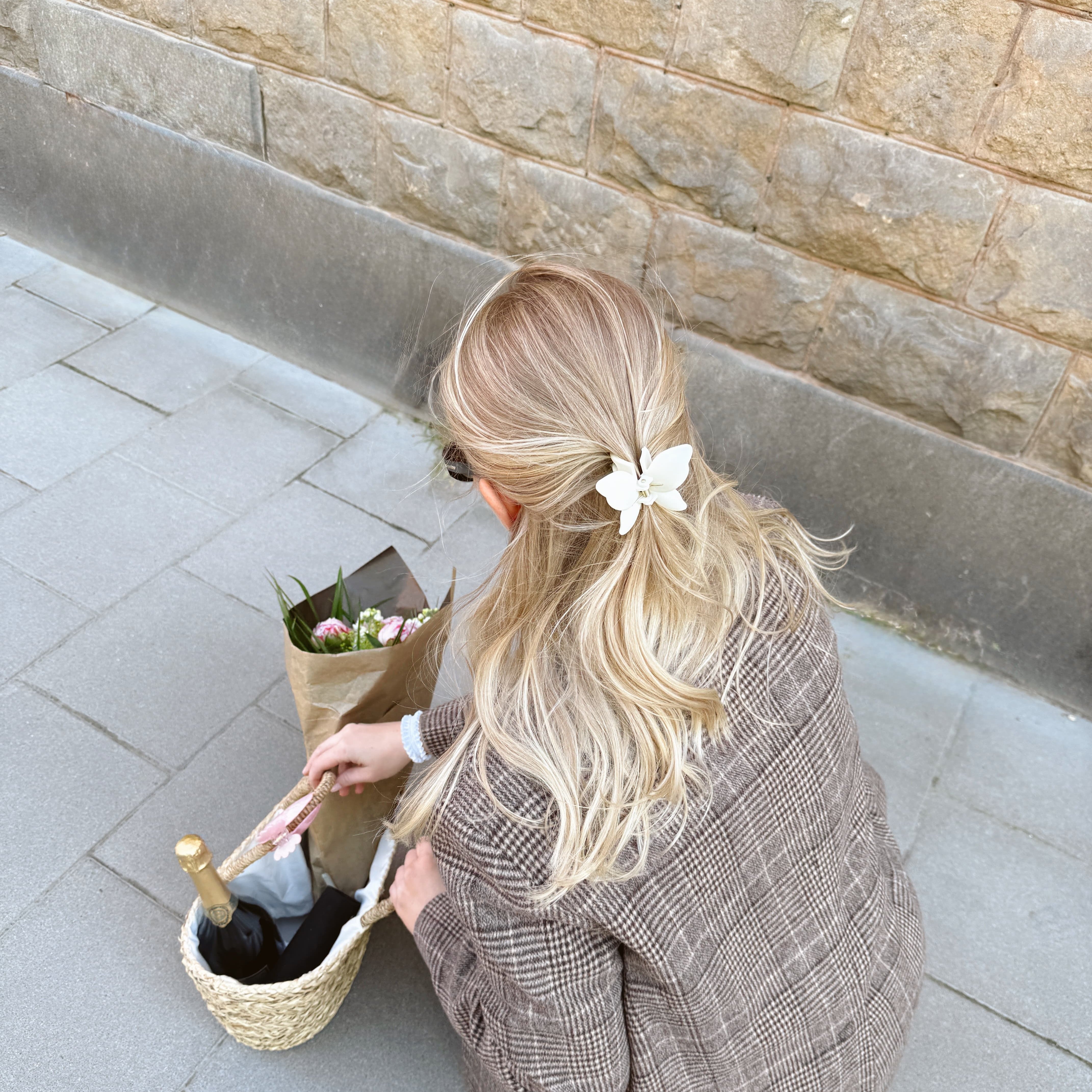 Vit hårklämma fjäril