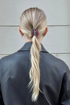 Burgundy hårklämma i håret, Cloud Clip från Stella Details