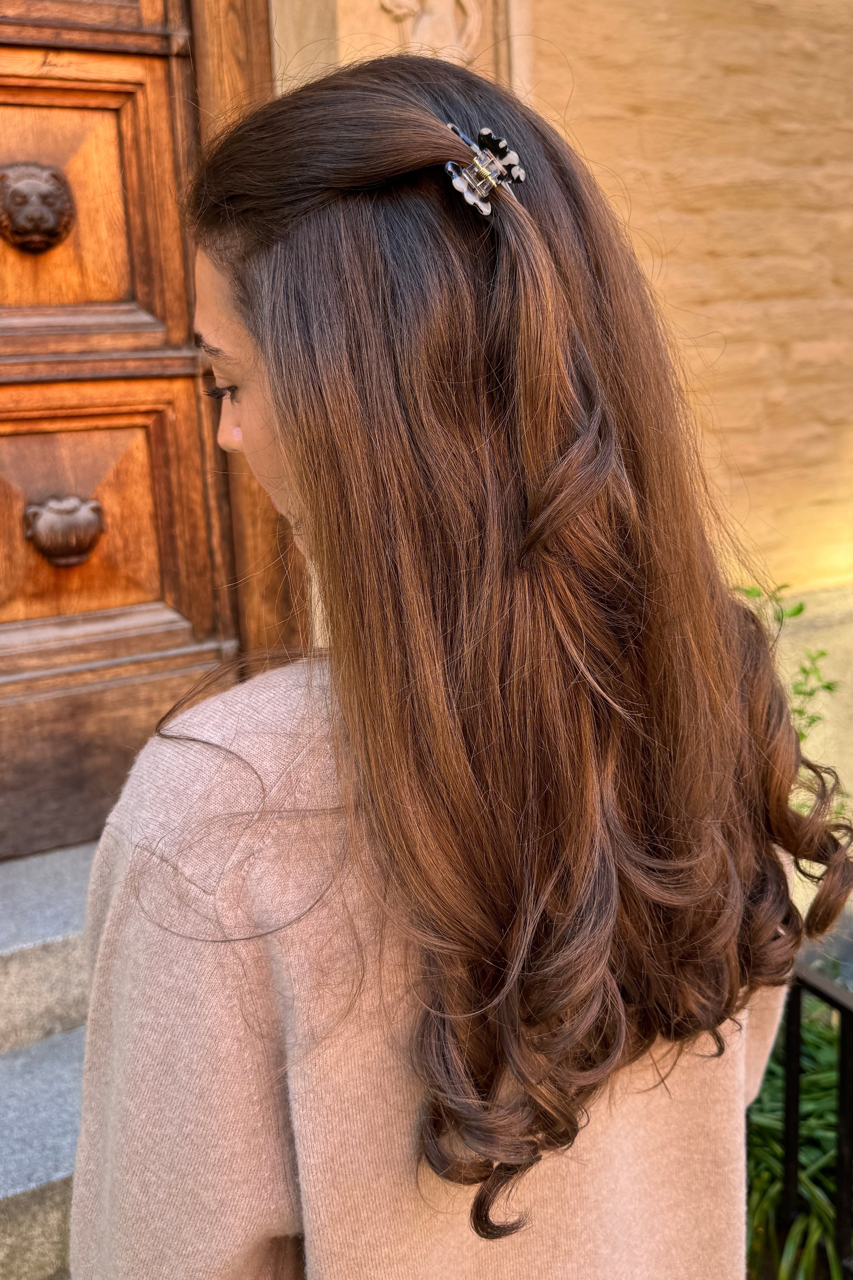 Tortoise petite hårklämma i håret, Cloud Clip från Stella Details